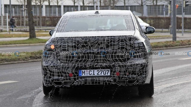 宝马新一代7系实车曝光 豪华和科技再提升 宝马新一代7系实车曝光 豪华和科技再提升