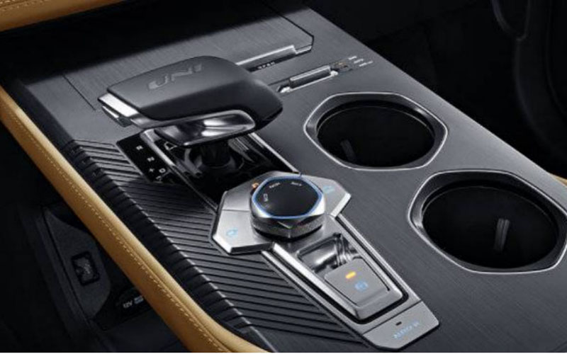 中大型SUV长安UNI-K上市 售15.39-18.49万