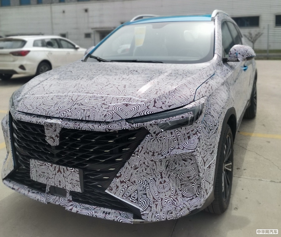 曝新荣威RX5 PLUS实车 全新悬浮式液晶仪表