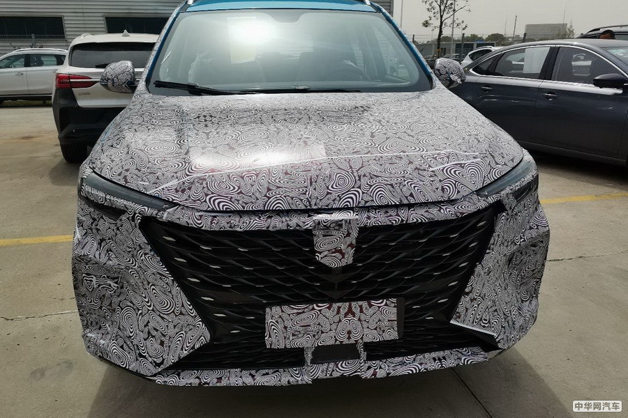 曝新荣威RX5 PLUS实车 全新悬浮式液晶仪表