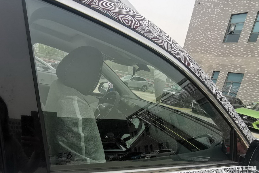 曝新荣威RX5 PLUS实车 全新悬浮式液晶仪表