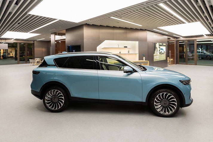 岚图汽车首次亮相上海车展 今年第三季度交付