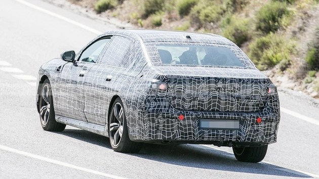 全新宝马7系路试曝光 明年初亮相/L3驾驶辅助 全新宝马7系路试曝光 明年初亮相/L3驾驶辅助