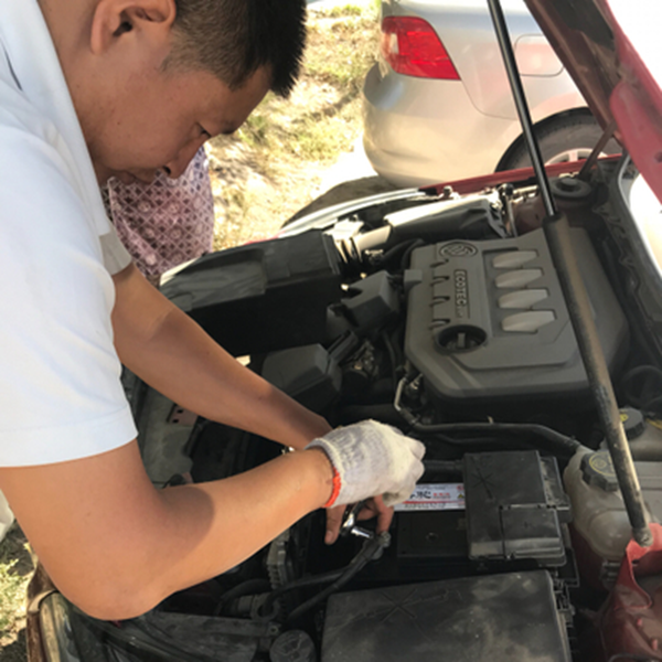 远离汽车“高温病” 夏日蓄电池养护指南