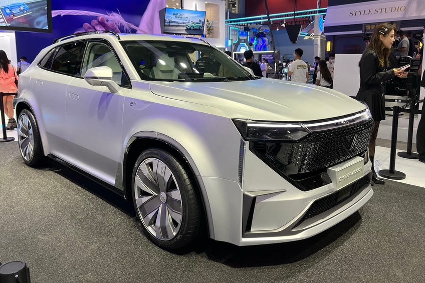 广州车展实拍魏牌全新SUV 造型设计炫酷