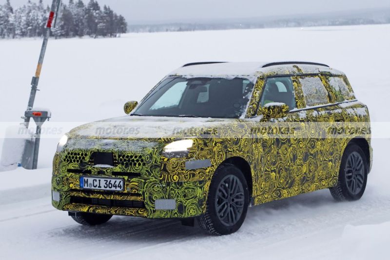 预计2023年亮相 曝全新MINI COUNTRYMAN冬测谍照