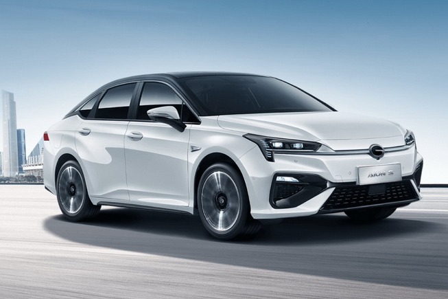 埃安AION S磷酸铁锂版本上市 售价13.98万元