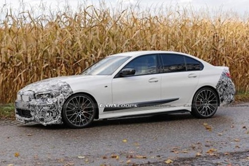 新款宝马3系最新消息 换曲面双联屏/年内亮相