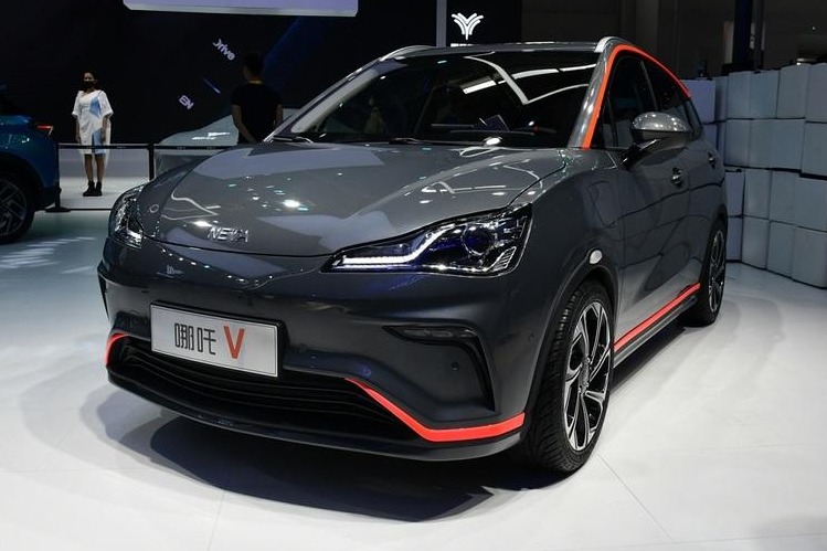 哪吒汽车完成超20亿元新融资 预今年赴港 IPO