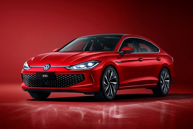 大众凌渡L上市售14.99万起 无框车门掀背车顶