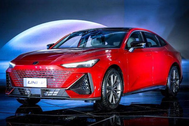 长安UNI-V PHEV预计四季度上市 或将1.5T混动