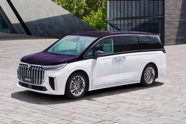 岚图梦想家电动豪华旗舰MPV上市 售价36.99万起