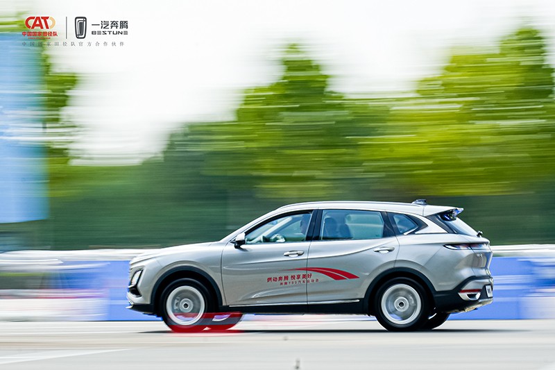 助威杭州亚运 奔腾T90汽车运动会释放全能魅力 助威杭州亚运 奔腾T90汽车运动会释放全能魅力