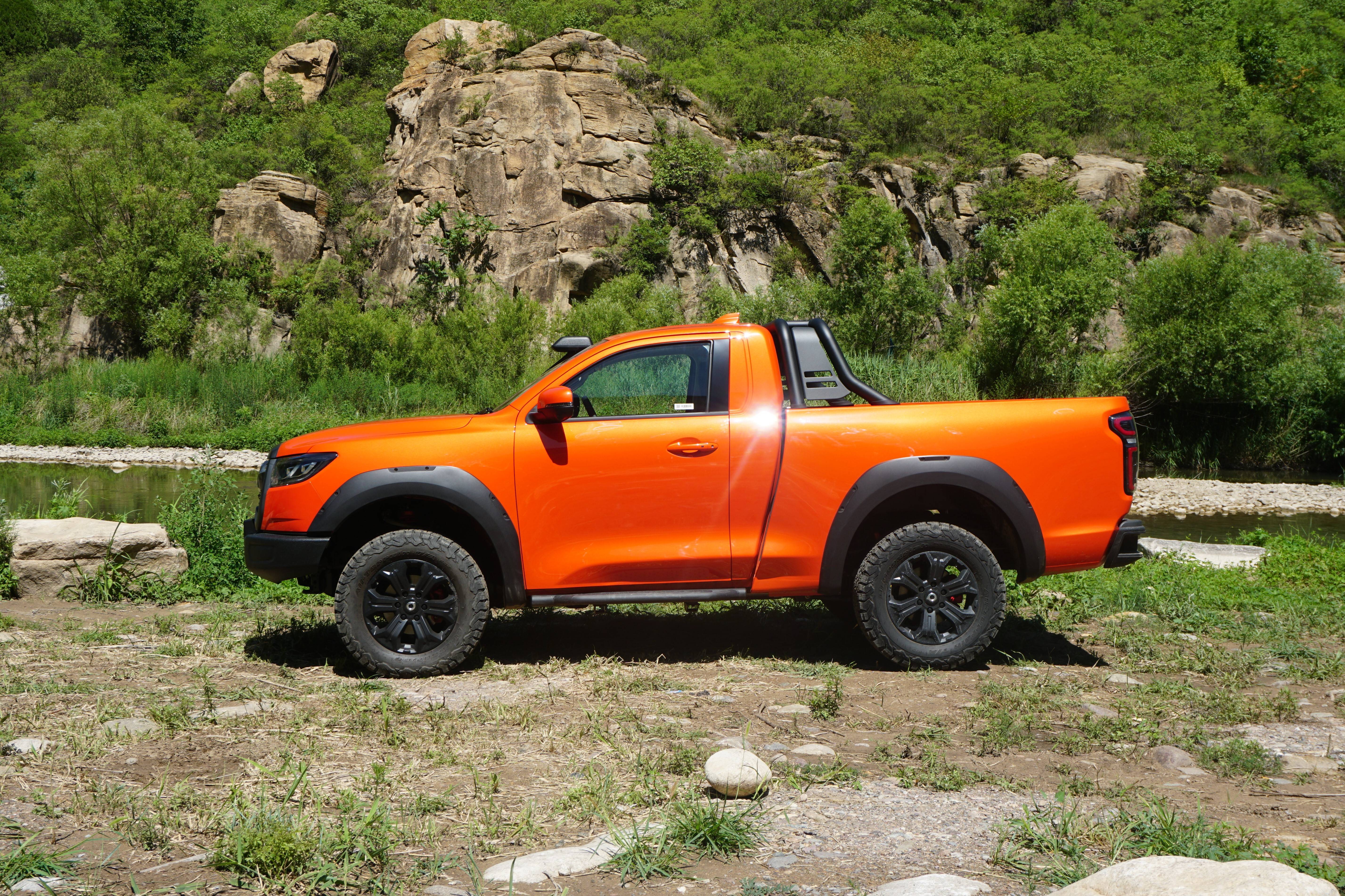 个性十足的单排越野皮卡，试驾长城2023款火炮