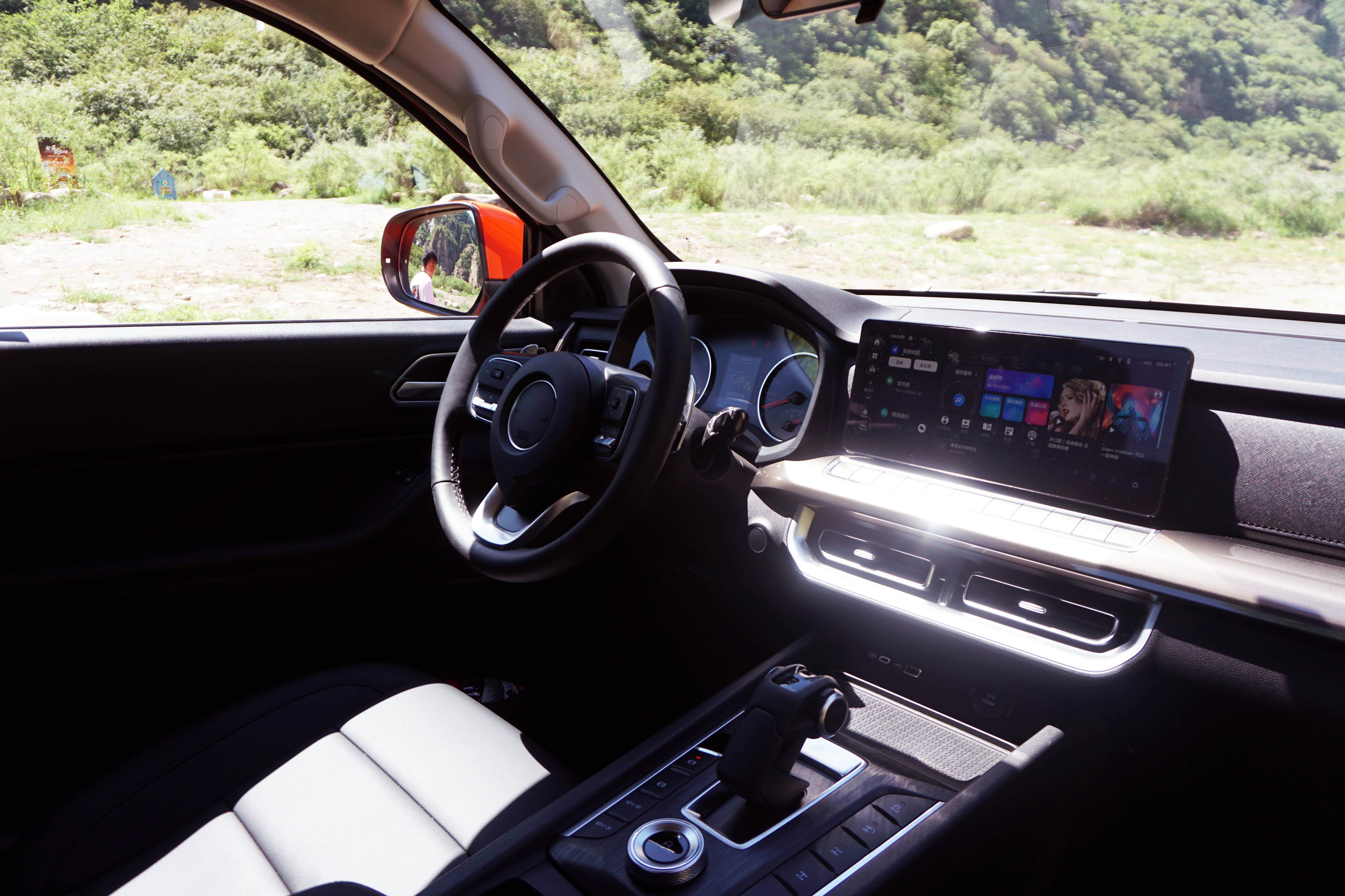 个性十足的单排越野皮卡，试驾长城2023款火炮