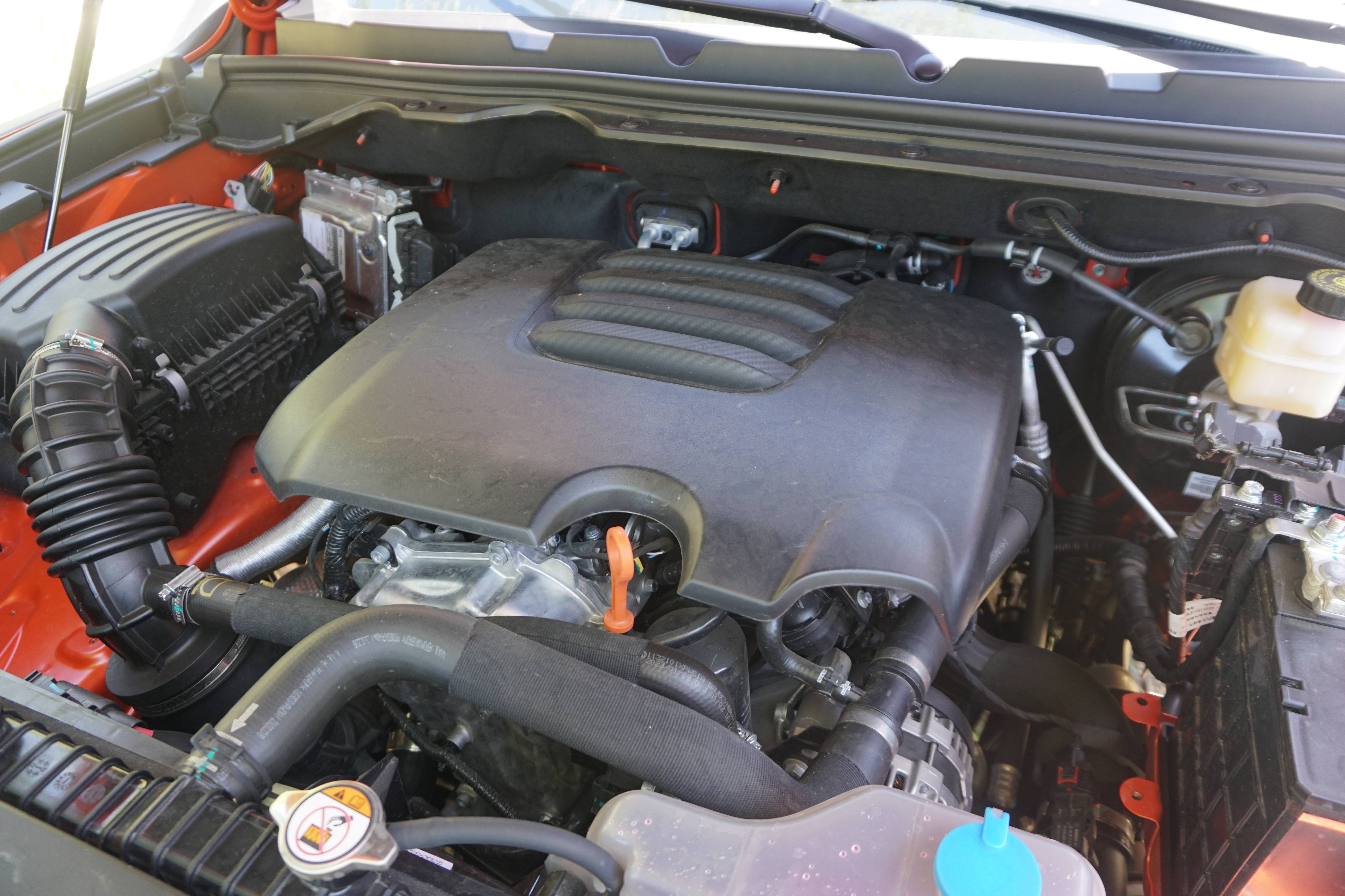 个性十足的单排越野皮卡，试驾长城2023款火炮