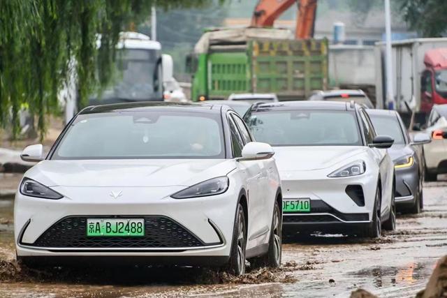 北汽多品牌发布灾区服务政策 受灾车辆置换可享优惠