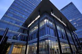 北京利星行平治