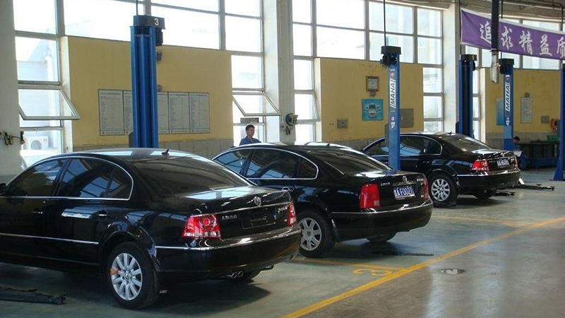 汽车要去4S店做保养 不能只为省钱