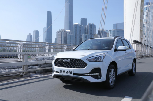 月均销量破万强势领跑，哈弗M6高起点赢战下半年
