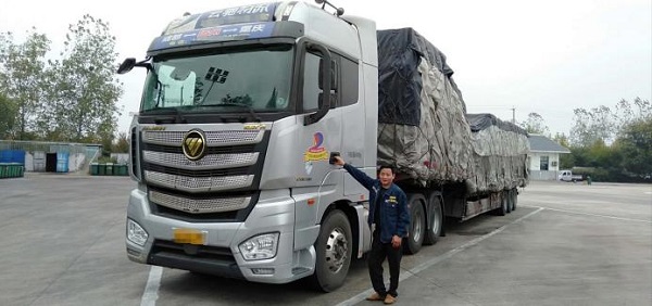 两年一百万公里 这是53岁老司机与欧曼自动挡重卡的奋斗之旅