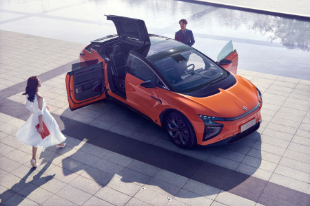 纯电SUV高合HiPhi X如何实现豪华与科技兼得？