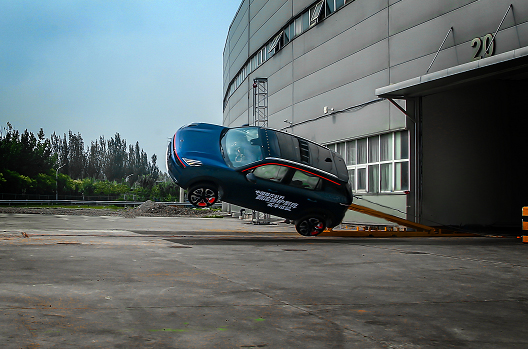 新都市机能SUV领克06销量破万 持续热销刷新领克速度