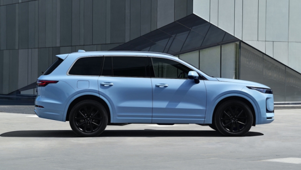 理想ONE长5米多，续航800KM想开去哪就去哪