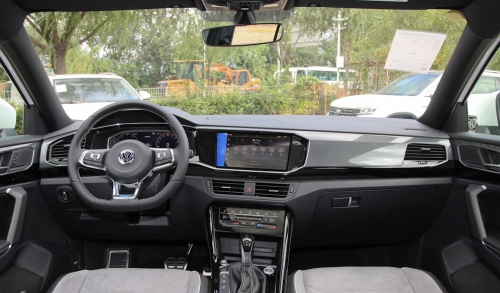 探岳和大众途岳tharu哪个好南北大众之间的较量谁能拔得头筹