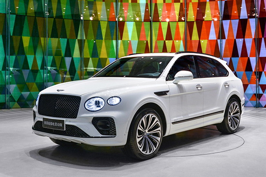 宾利添越PHEV插电混动上市 售238.5万元